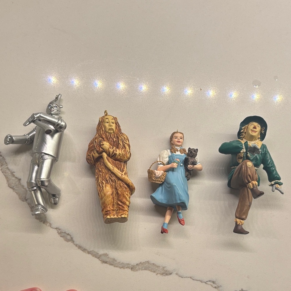 Wizard of Oz Lot Of 4  Christmas Ornaments Tin Man, Lion, Dorthy , Scarecrow